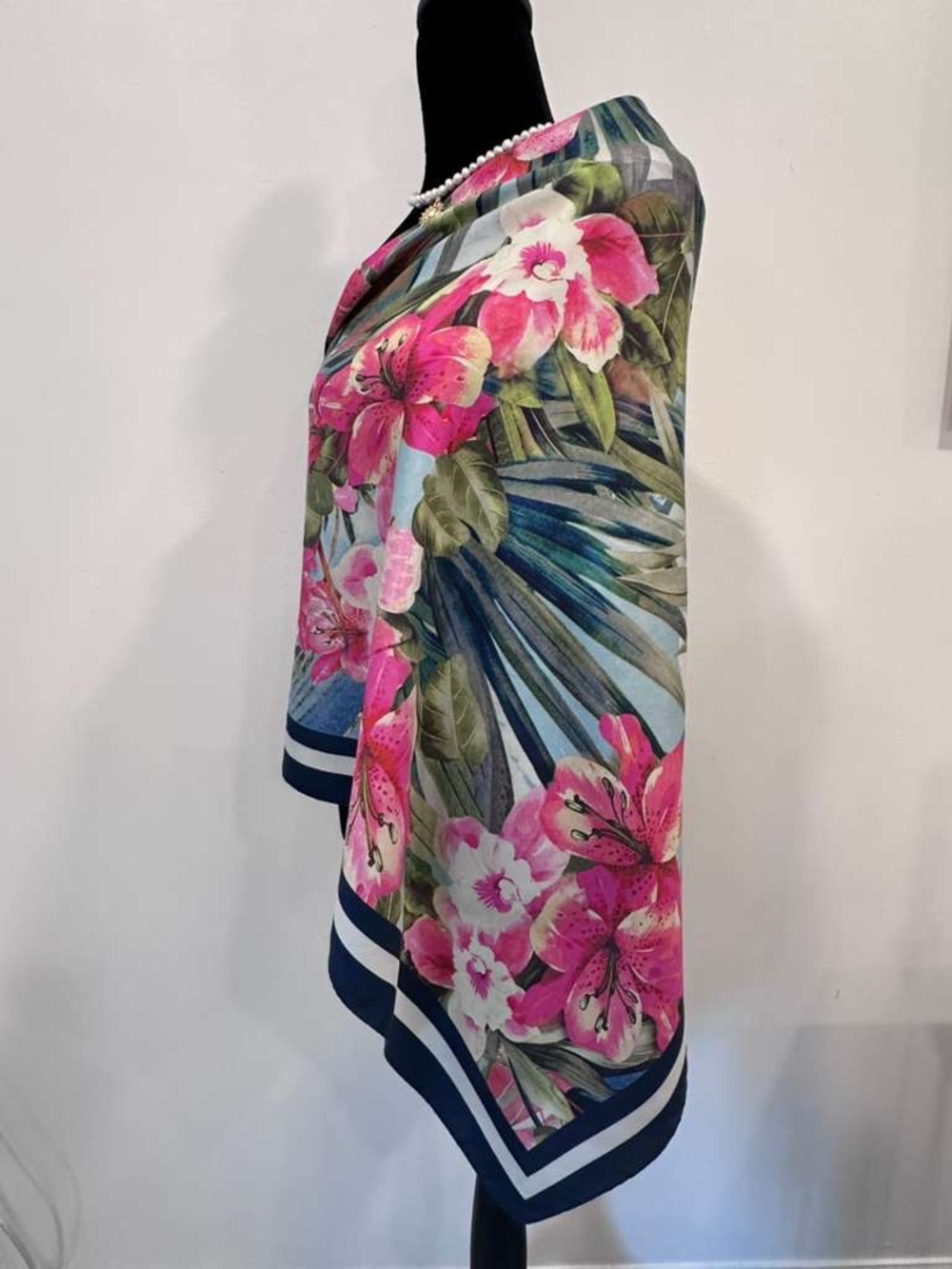 Unbranded Silk Scarf Floral Hand Rolled - Picture 4 of 10